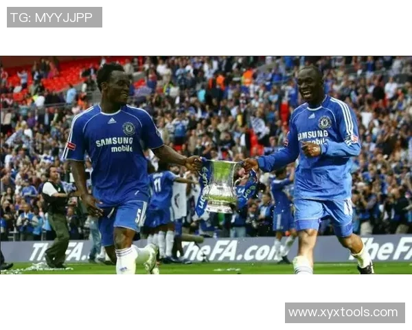 网络天才挑战足球明星的智慧与技巧谁能胜出引发热议